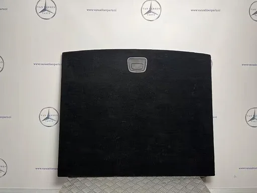 Vloerplaat bagageruimte van een Mercedes GLA