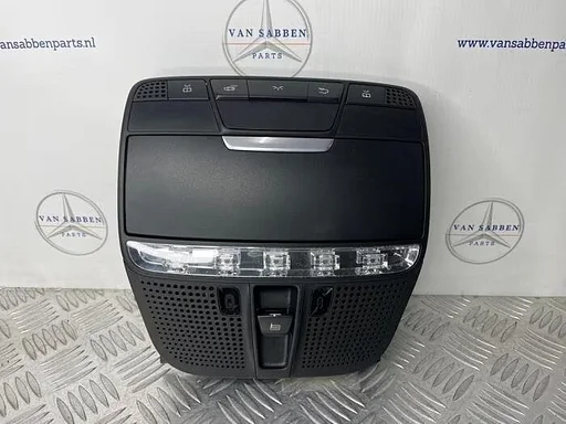 Binnenverlichting voor van een Mercedes C-Klasse