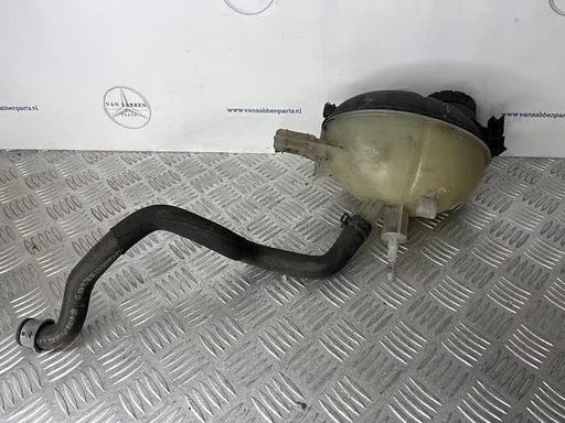 Expansievat van een Mercedes C-Klasse