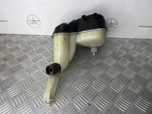 Expansievat van een Mercedes S-Klasse