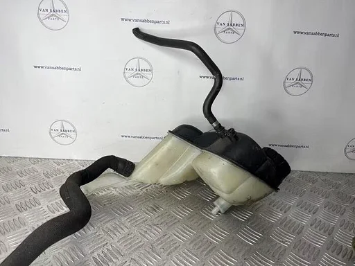 Expansievat van een Mercedes S-Klasse