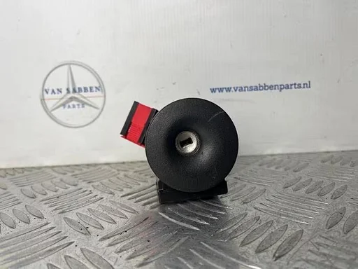 Elektronisch kontaktslot van een Mercedes Citan