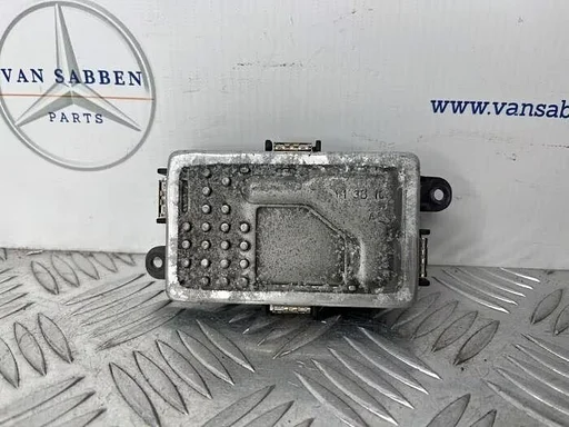 Spanningsregelaar van een Mercedes CLS-Klasse