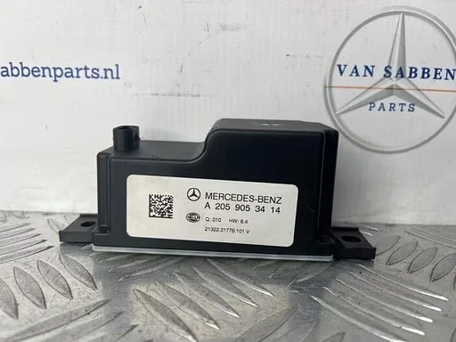 Spanningsregelaar van een Mercedes GLC-Klasse