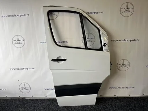 Portier 2Deurs rechts van een Mercedes Sprinter (147)