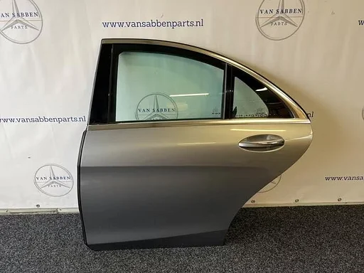 Portier 4Deurs links-achter van een Mercedes S-Klasse (XXX)