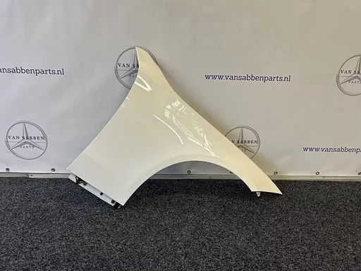 Scherm rechts-voor van een Mercedes C-Klasse (149)