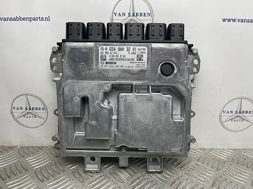 Computer Motormanagement van een Mercedes Vito