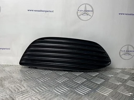 Bumper Rooster van een Mercedes C-Klasse