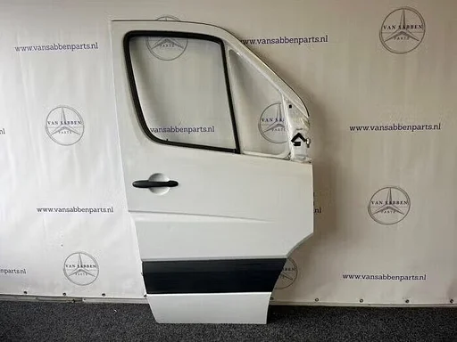 Portier 2Deurs rechts van een Mercedes Sprinter (147)