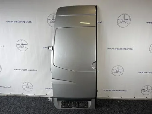 Achterdeur Bus-Bestelauto van een Mercedes Sprinter (744)