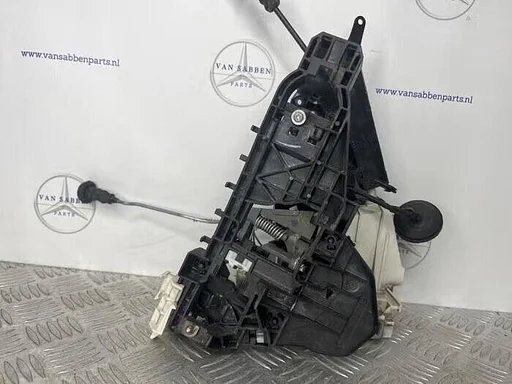 Deurslot Mechaniek 4Deurs rechts-voor van een Mercedes B-Kla