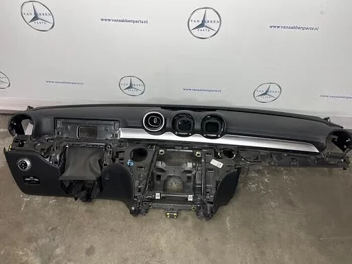 Dashboard van een Mercedes C-Klasse