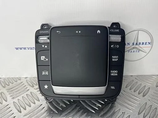 Regelunit Multi Media van een Mercedes CLA