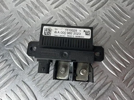 Accu controle module van een Mercedes C-Klasse