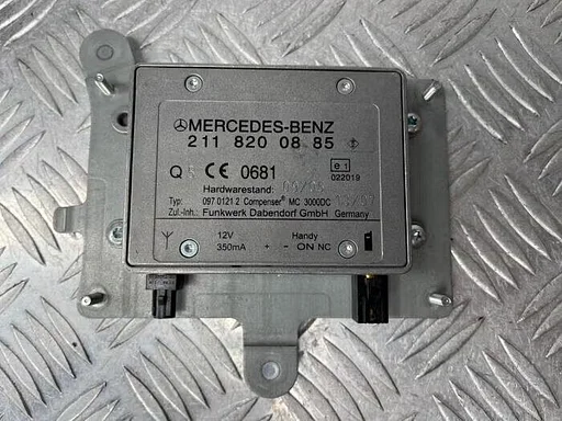 Antenne Versterker van een Mercedes ML-Klasse