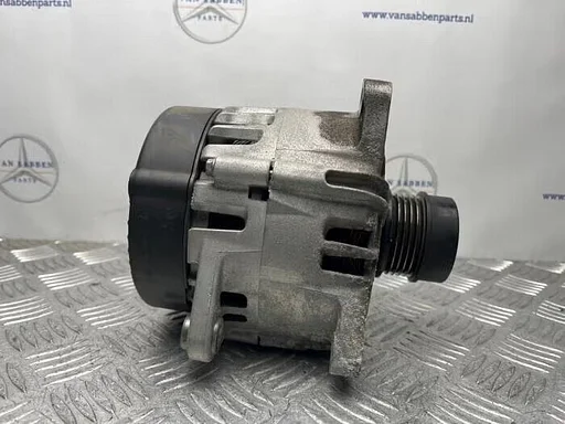 Dynamo van een Mercedes A-Klasse