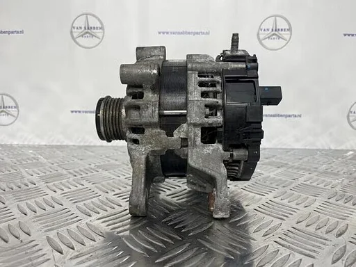 Dynamo van een Mercedes A-Klasse