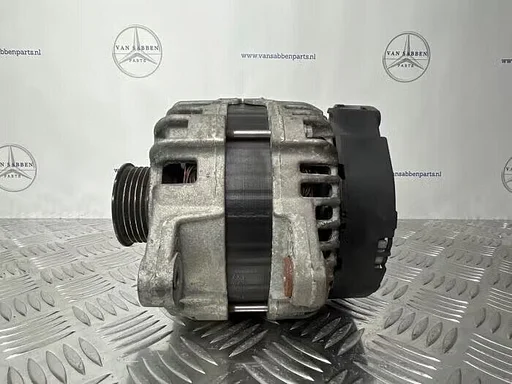 Dynamo van een Mercedes B-Klasse