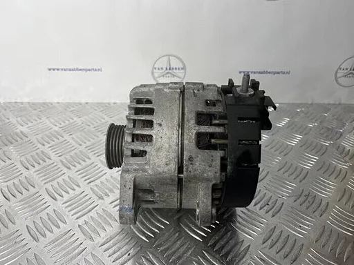 Dynamo van een Mercedes B-Klasse