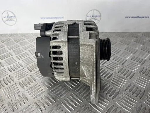 Dynamo van een Mercedes B-Klasse