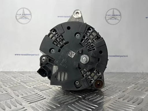 Dynamo van een Mercedes B-Klasse