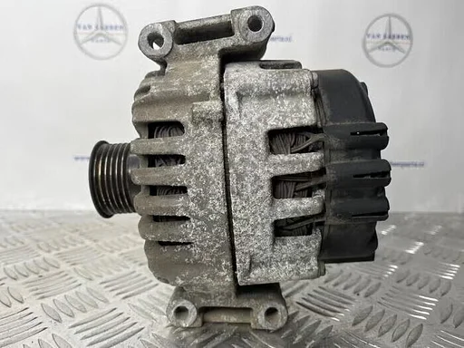 Dynamo van een Mercedes Vito