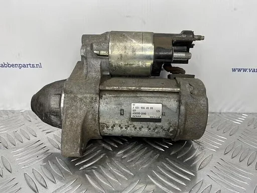 Startmotor van een Mercedes Vito