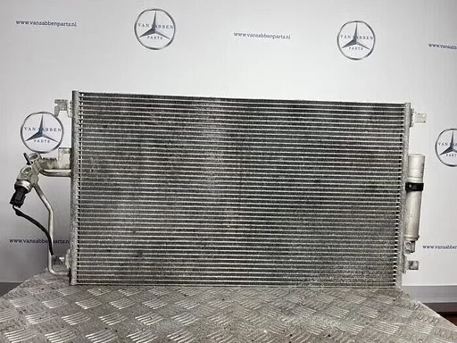 Airco Condensor van een Mercedes Sprinter