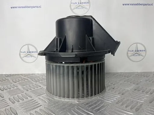 Kachel Ventilatiemotor van een Mercedes Sprinter