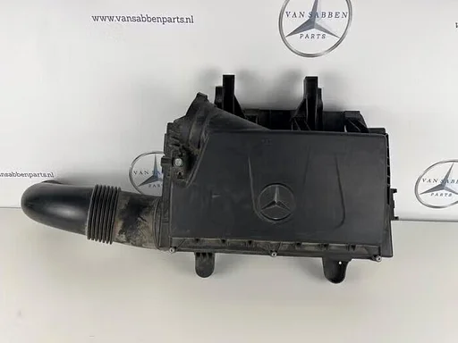 Luchtfilterhuis van een Mercedes Vito