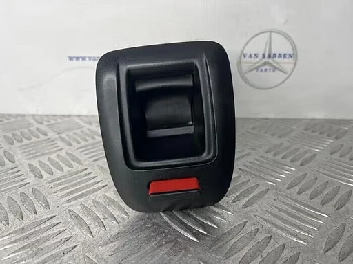 Achterbank slot van een Mercedes B-Klasse