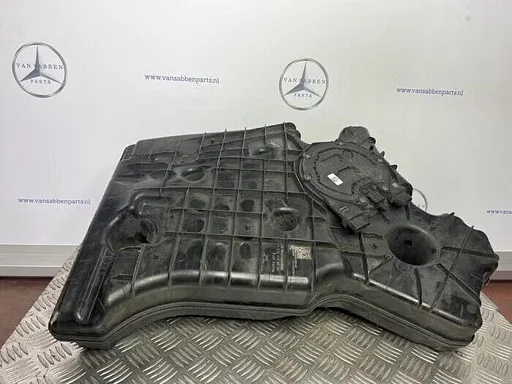 Adblue tank van een Mercedes E-Klasse