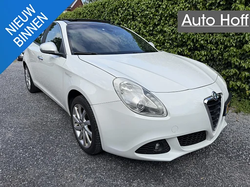 Alfa Romeo Giulietta 1.4 T Distinctive | Panoramadak | Navi | Autom. Airco | Cruise Control | LMV | PDC | Elekt. Ramen | APK tot 07-06-2027!