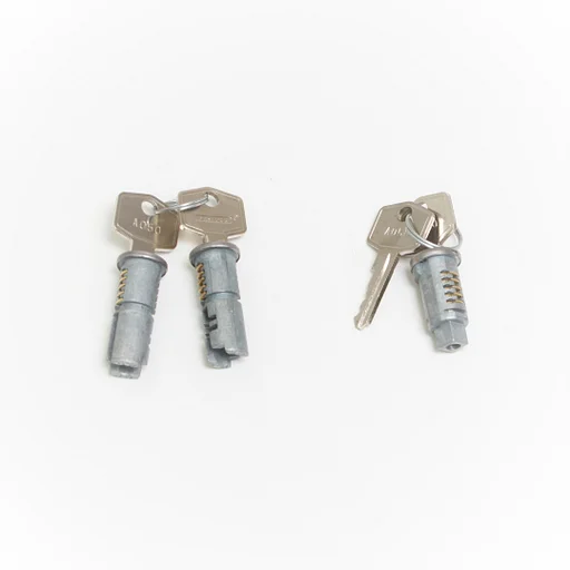 Volvo Slot set Amazon sedan 2 en 4 deurs (2xportier 1xkoffer) + 2 sleutels origineel Volvo Volvo onderdeel nr 663804