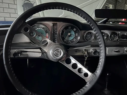 Volvo Dashboard P1800 aluminium paneel links onder LHD  Volvo onderdeel nr 665433