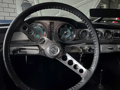 Volvo Dashboard P1800 aluminium paneel rechts onder midden LHD 668152 (met asbak opening) Volvo onderdeel nr 665434