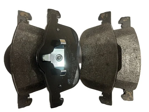 Volvo Remblok set 15 - 16 Inch  Voor Volvo S60 - S70 - V70 - XC70 S80 Febi Volvo onderdeel nr 8634921_F