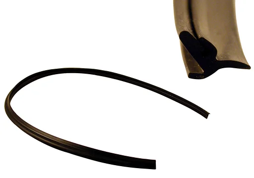 Volvo Rubber schraaprubber 140+240 2 door 142+242 262 1973+ 164 (91cm) (1213117) Volvo onderdeel nr 670820