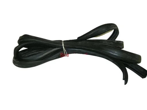 Volvo Rubber achterklep 245 1982+ ( rubber op klep) ORIGINEEL Volvo onderdeel nr 1372058