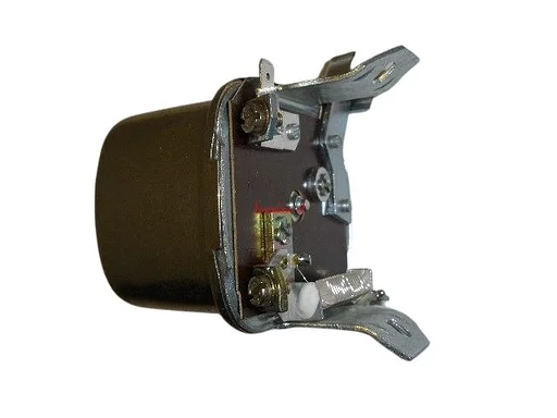 Volvo Spanningsregelaar 6 Volt Bosch Ruil ( gereviseerd ) Volvo onderdeel nr 233506R