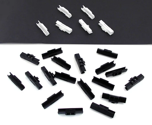 Volvo Klem sierlijst voorruit 240+260 ( set a 26st) --1985 (20x1255553- 6x1255551) niet meer leverbaar Volvo onderdeel nr 270147