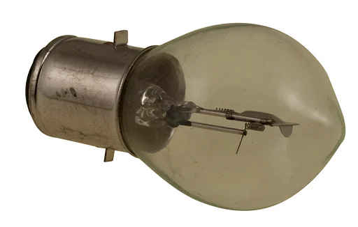 Volvo Lamp 6 volt bol duplo 40 45 watt ( oude fitting ) bayonet Volvo onderdeel nr 182035
