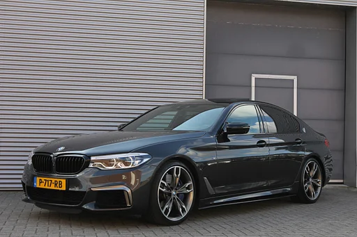 BMW M550 5-serie M550i xDrive High Executive I Aut. I 463 PK I Leder I napfénytető I Carplay