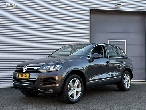 Volkswagen Touareg 3.0 TSI Hybrid Highline I Aut. I Navi I fényképezőgép I Leder