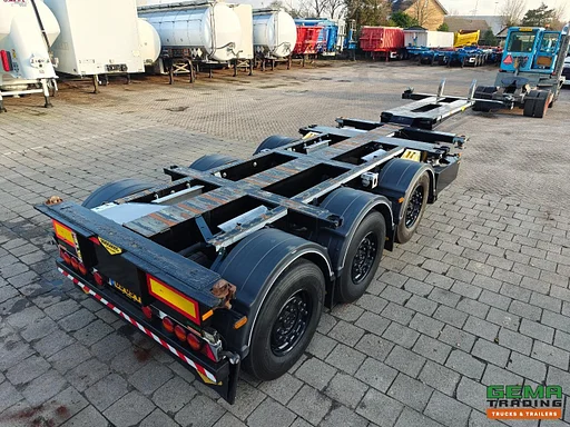 Broshuis MFCC 3 Axles SAF - ADR - Lift axle - Disc brakes - All connections - 07/2026 MOT - TOP!