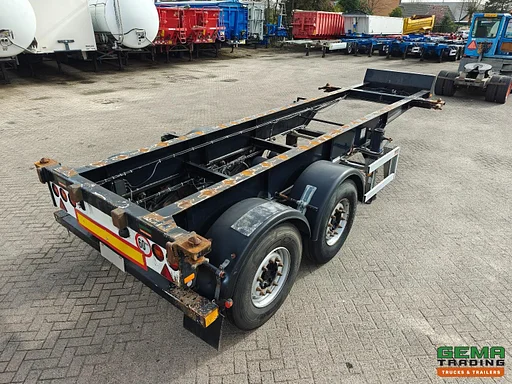 Renders  EURO 700 20 pieds - 2 essieux Mercedes - Freins à disque - 2960 kg