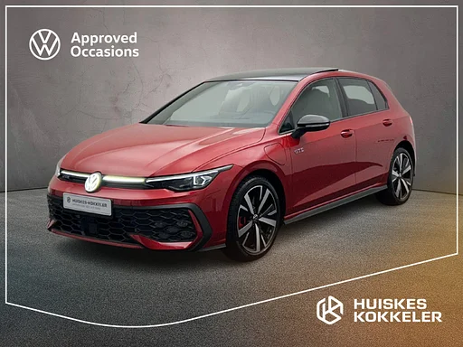 Volkswagen Golf GTE 1.5 TSI eHybrid 272pk DSG automática carro de reboque Lederen bekleding, Telhado de pano 360 câmera LED matrix koplampen, Black style, Adaptive Controle de cruzeiro