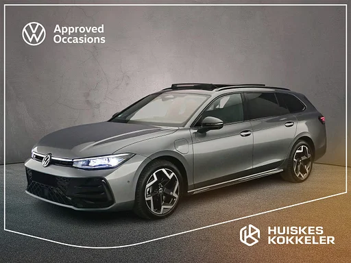 Volkswagen Passat Variant R-Line Edition 1.5 TSI eHybrid 272pk DSG automática carro de reboque Telhado de pano Adaptive Controle de cruzeiro, Harman Kardon audio, Elektrische achterklep