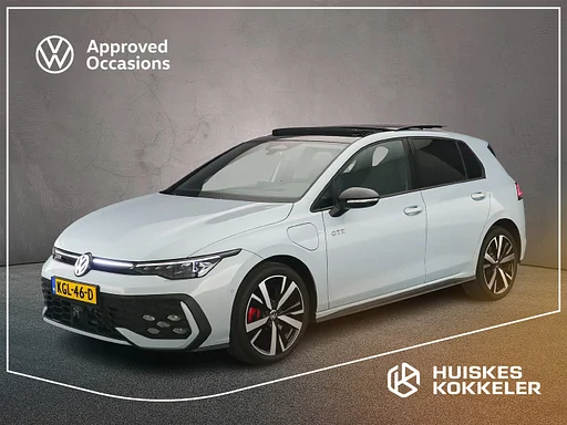 Volkswagen Golf GTE 1.5 TSI eHybrid 272pk DSG automatyczna Dach na dachu Adaptive Tempomat, Black style, navigatie, 360 kamera Stuurwiel verwarmd, LED matrix koplampen
